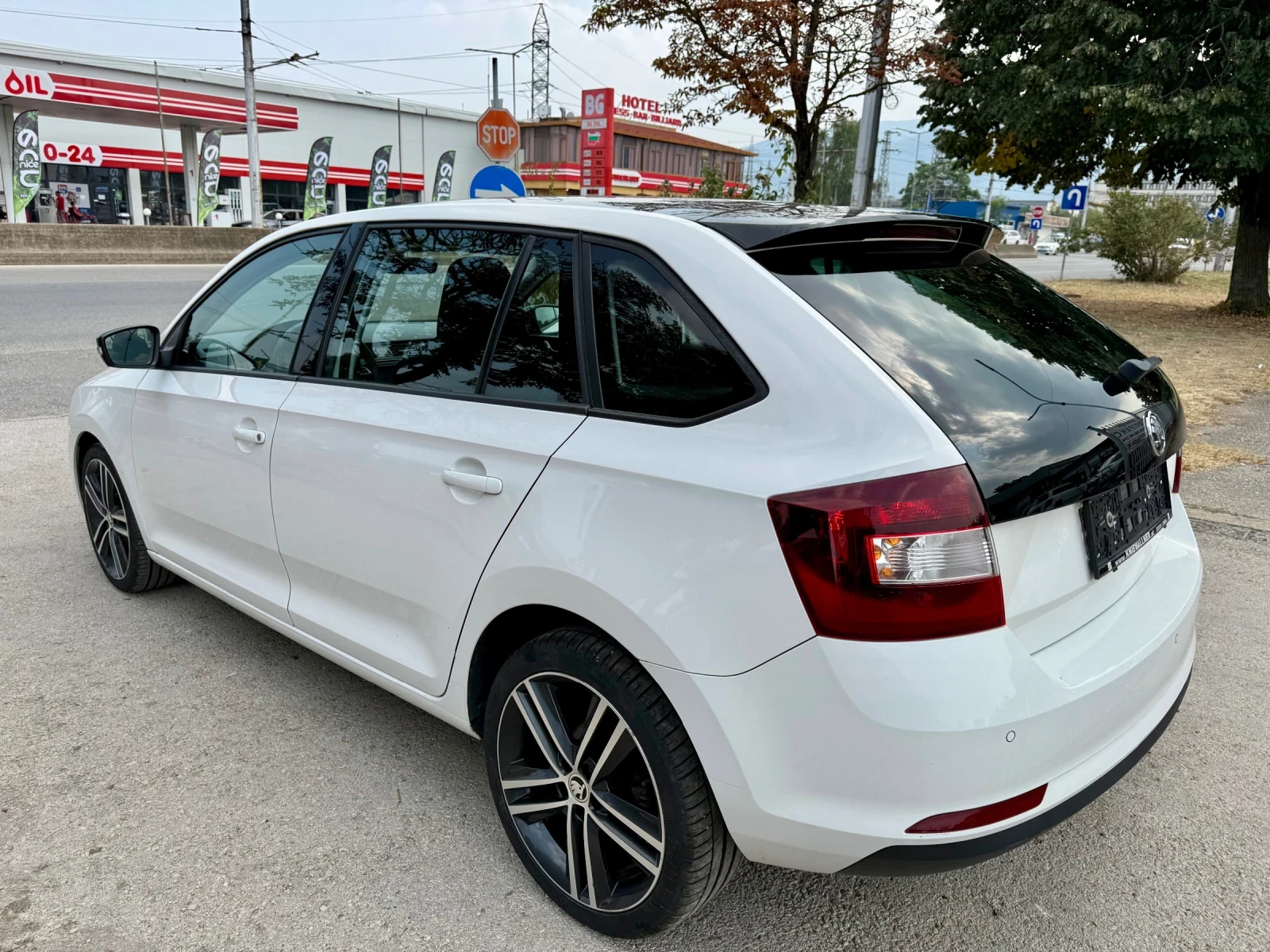 Skoda Rapid Monte Carlo* DSG* Панорама, снимка 3 - Автомобили и джипове - 55710628