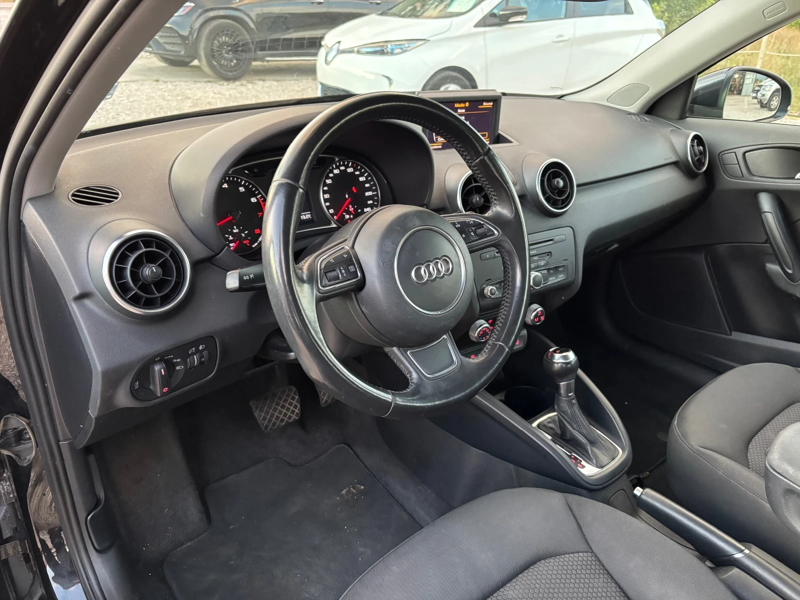Audi A1, снимка 11 - Автомобили и джипове - 56317422