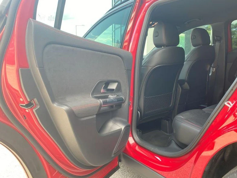 Mercedes-Benz GLA 200d AMG Line - изображение 7