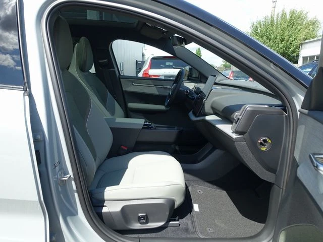 Volvo EX30 Cross Country Twin Motor Performance, снимка 15 - Автомобили и джипове - 53100973