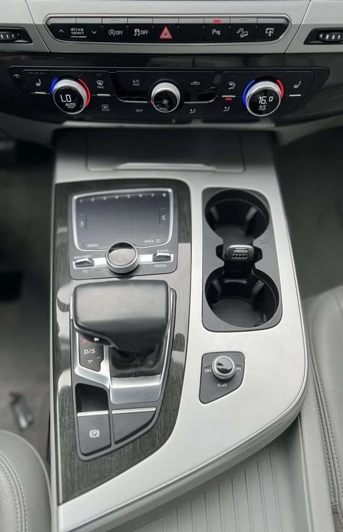 Audi Q7 * quattro Premium * CARFAX * ЦЕНА ДО БГ, снимка 15 - Автомобили и джипове - 53154082