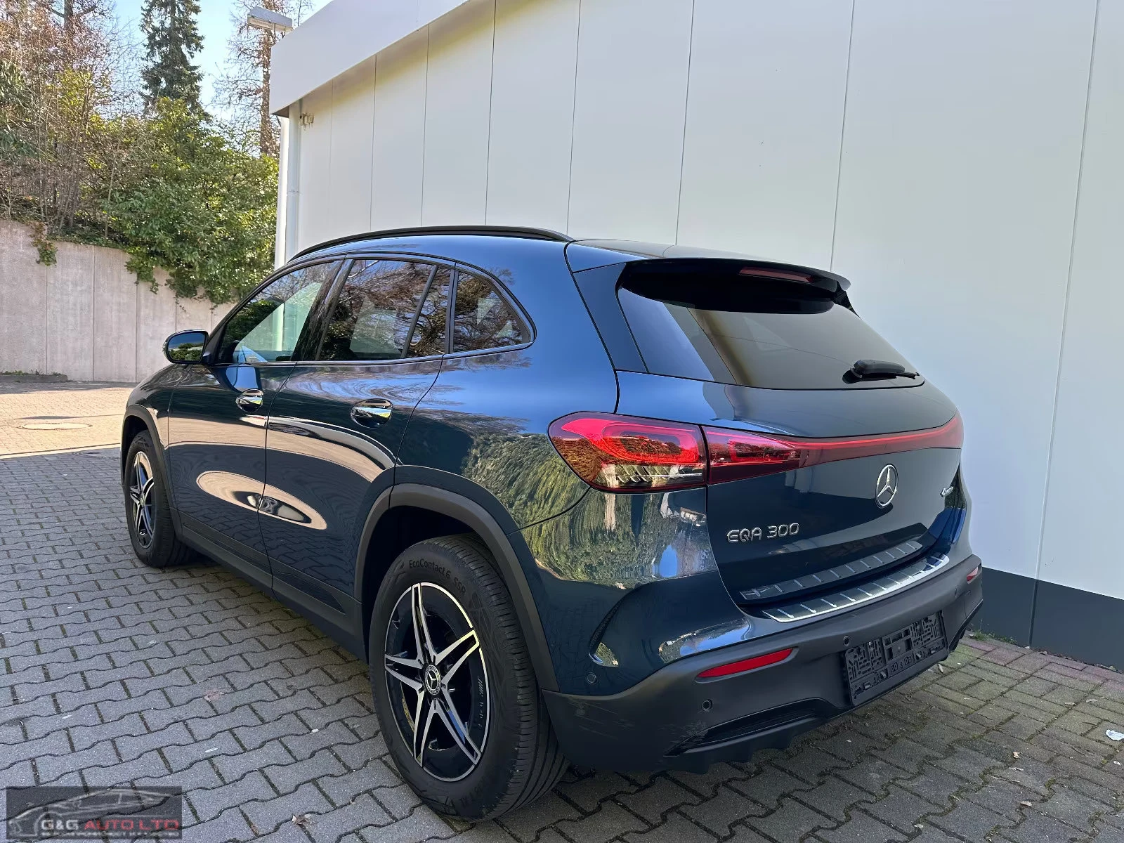 Mercedes-Benz EQA 300/4MATIC/228HP/AMG/NIGHT/AHK/MEMO/CAM/LED/931g, снимка 3 - Автомобили и джипове - 53871861