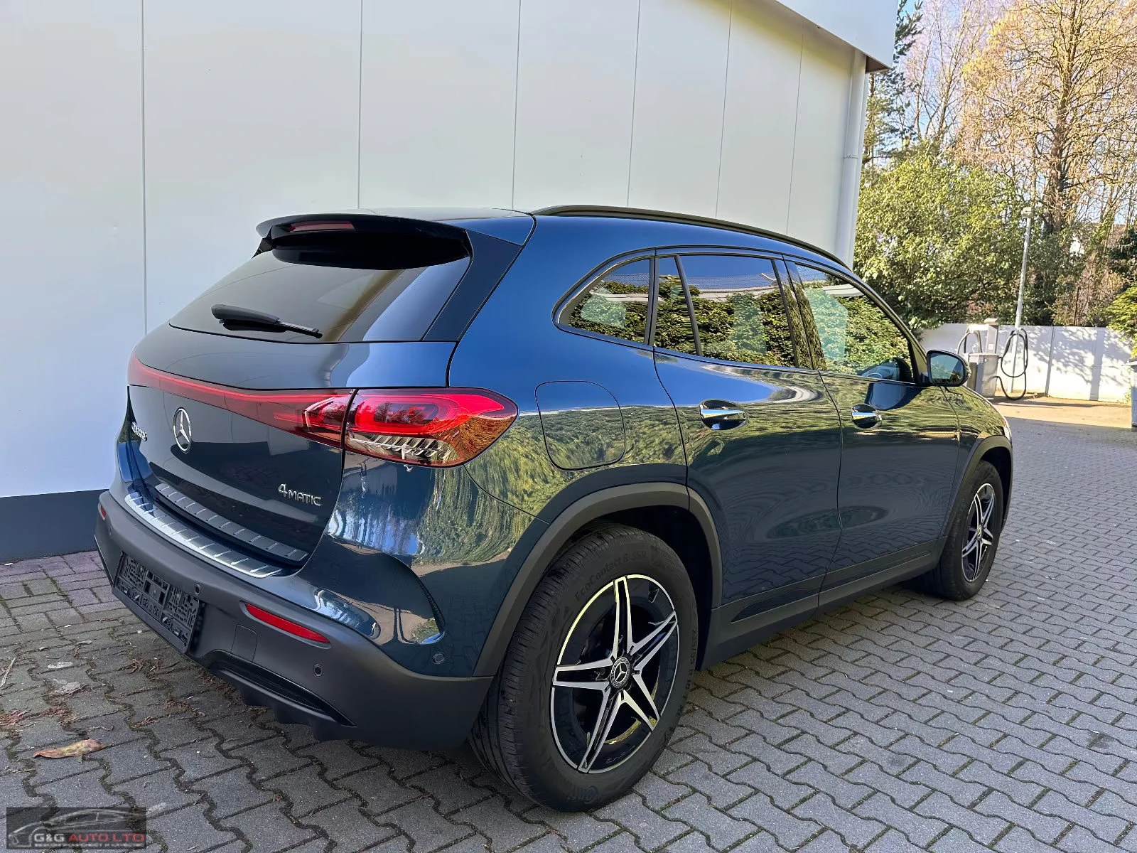 Mercedes-Benz EQA 300/4MATIC/228HP/AMG/NIGHT/AHK/MEMO/CAM/LED/931g, снимка 6 - Автомобили и джипове - 53871861