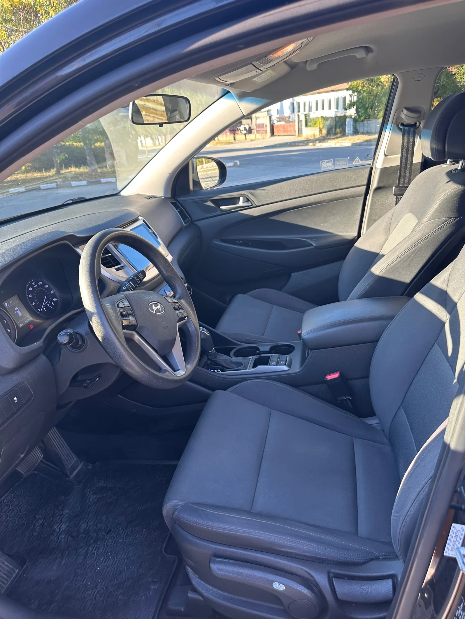 Hyundai Tucson, снимка 7 - Автомобили и джипове - 55962672