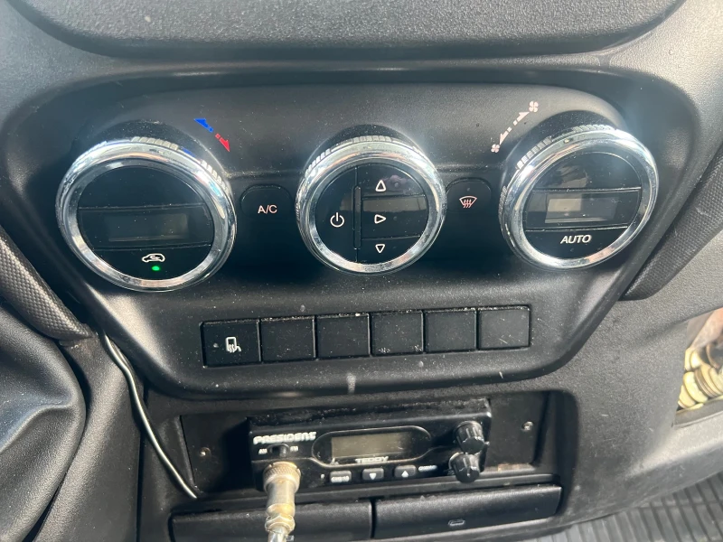 Iveco Daily, снимка 14 - Бусове и автобуси - 52935445