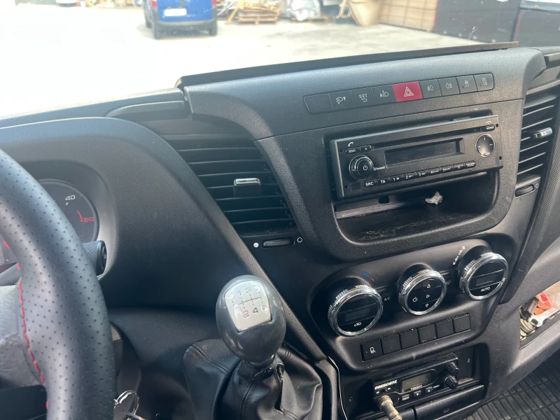 Iveco Daily, снимка 16 - Бусове и автобуси - 52935445