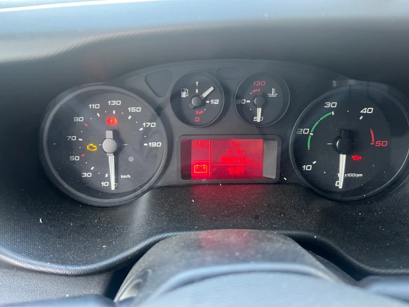 Iveco Daily, снимка 13 - Бусове и автобуси - 52935445