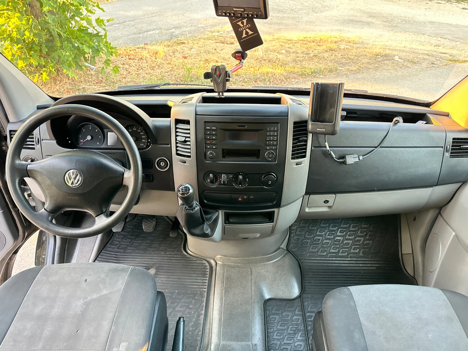 VW Crafter VW CRAFTER 2.0 163hp 2016 НОВ ВНОС РЕАЛНИ КИЛОМЕТР, снимка 13 - Бусове и автобуси - 55239442