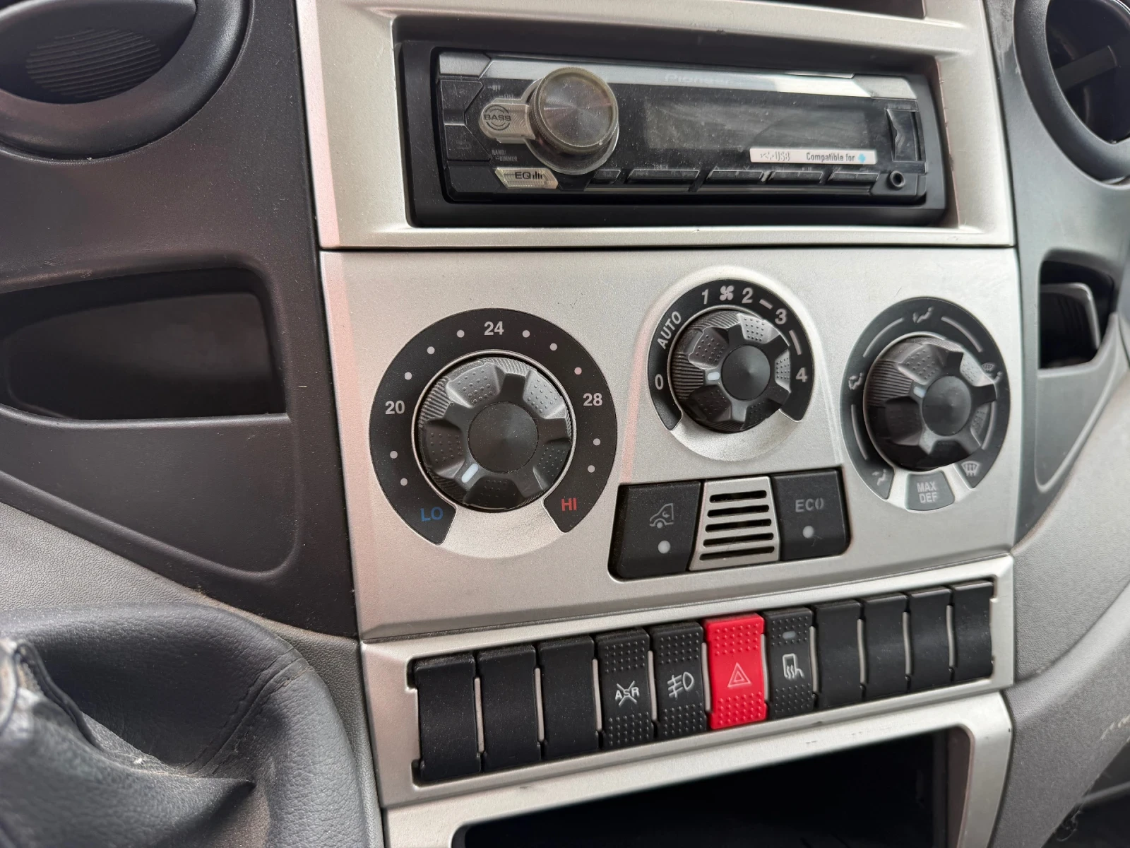 Iveco Daily 35C15, снимка 6 - Бусове и автобуси - 55337357