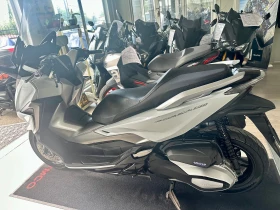Honda Forza 350i ABS/TC/LED 18000км., снимка 13