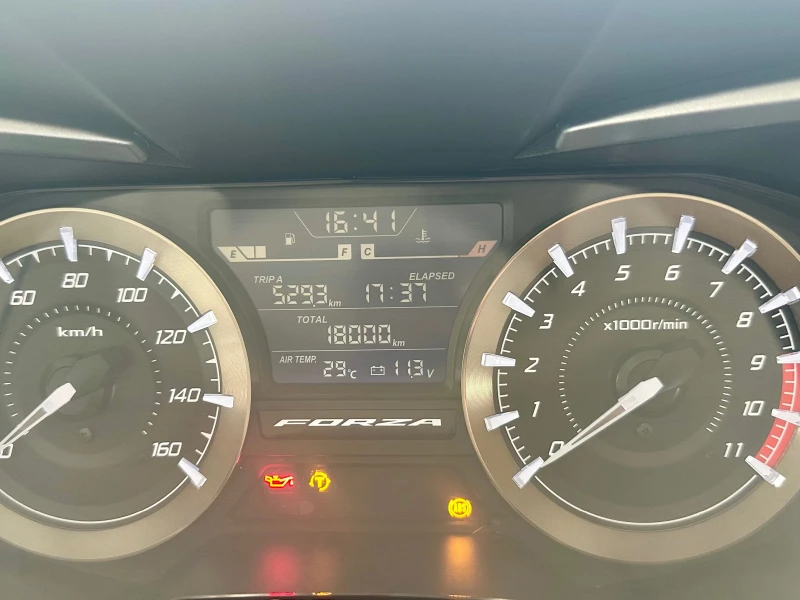 Honda Forza 350i ABS/TC/LED 18000км., снимка 2 - Мотоциклети и мототехника - 51181865