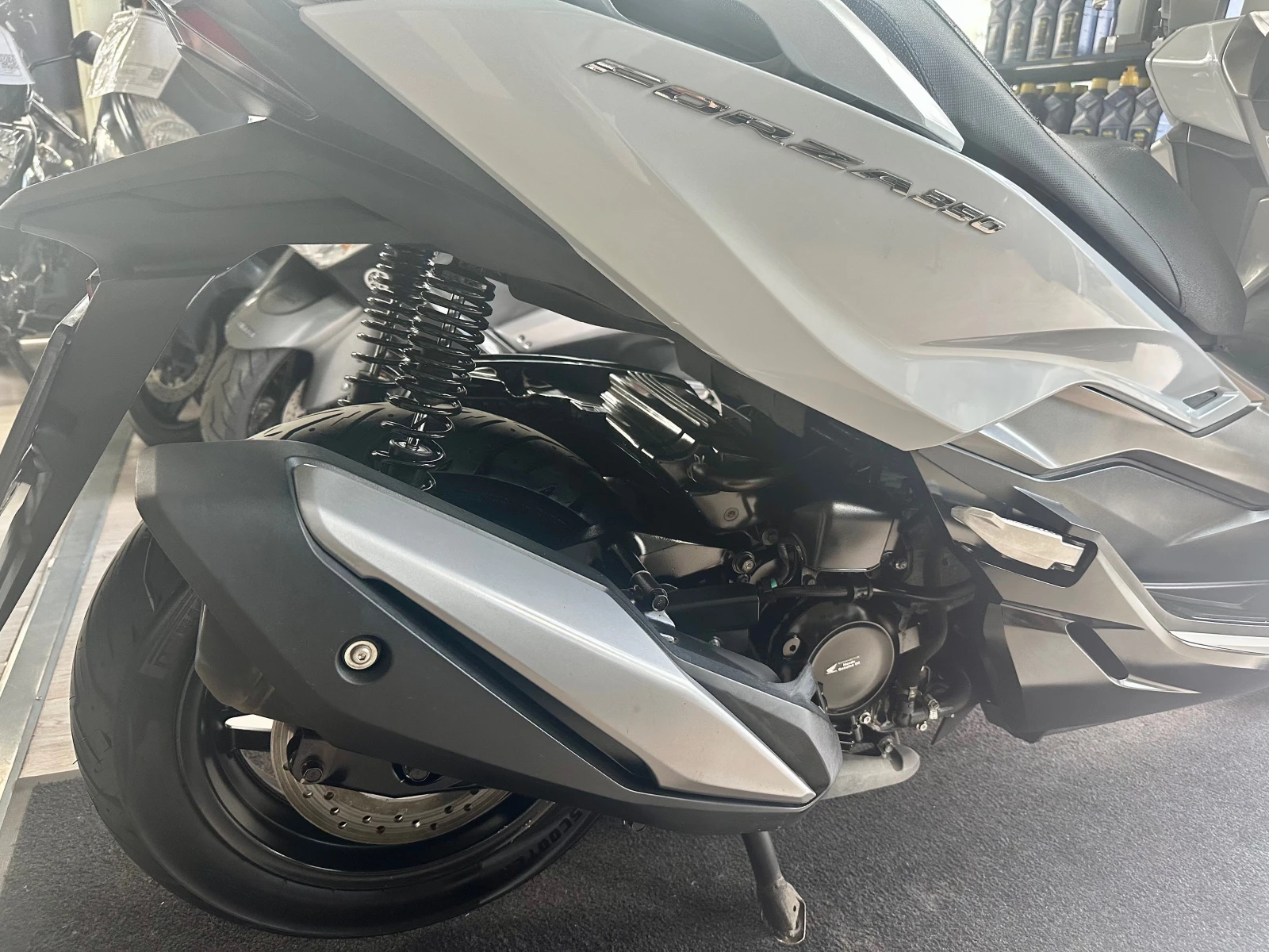 Honda Forza 350i ABS/TC/LED 18000км. - изображение 10