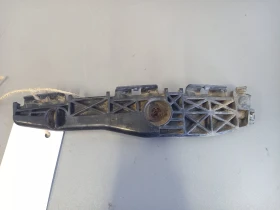 Водач държач задна броня десен Тойота Рав4 2.2д (н)