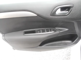 Citroen C4 1.2i ЛИЗИНГ!!! РЕАЛНИ КИЛОМЕТРИ+ СЕРВИЗНИ ДОКУМЕНТ, снимка 10