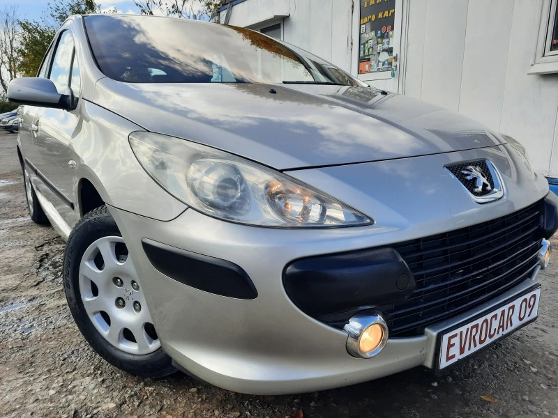 Peugeot 307 1.6i ГАЗ ПЕРФЕКТНА Е, снимка 2 - Автомобили и джипове - 42639319