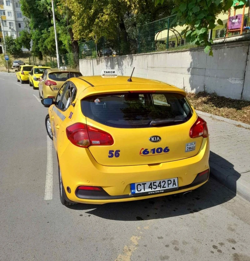 Kia Ceed, снимка 3 - Автомобили и джипове - 47324558