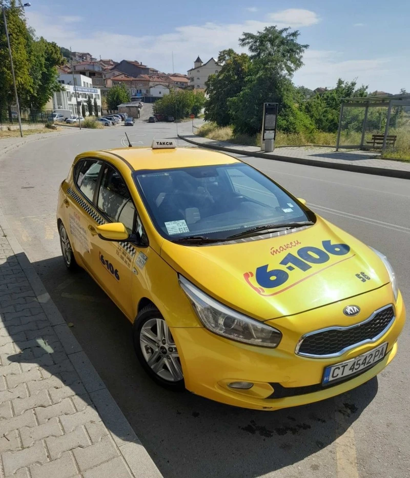 Kia Ceed, снимка 4 - Автомобили и джипове - 47324558