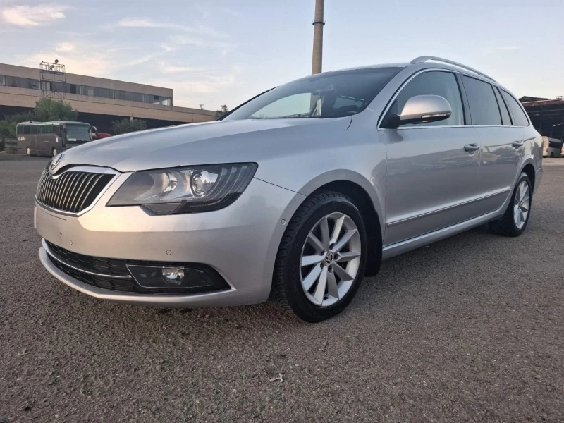 Skoda Superb 2.0tdi 140ps Navi highline , снимка 1 - Автомобили и джипове - 47459415