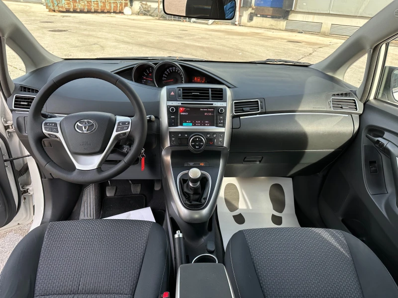 Toyota Verso 2.0D-4D  7-Места, снимка 10 - Автомобили и джипове - 47666669