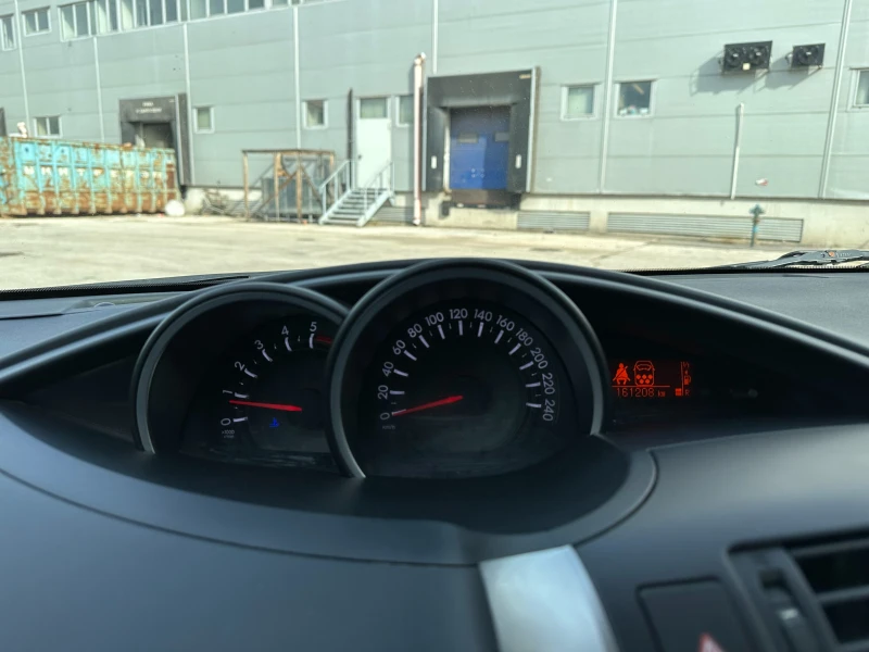 Toyota Verso 2.0D-4D  7-Места, снимка 14 - Автомобили и джипове - 47666669