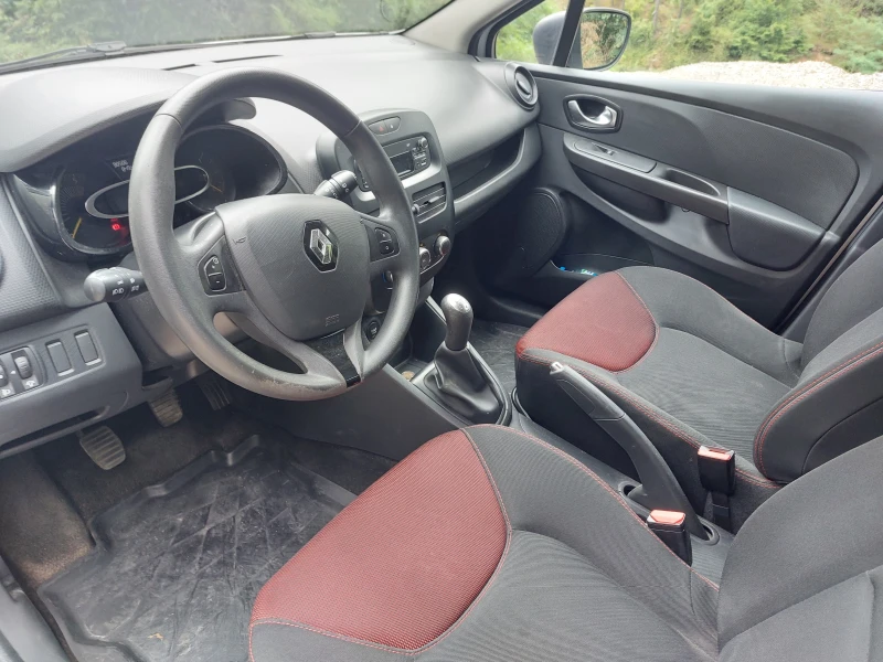 Renault Clio, снимка 3 - Автомобили и джипове - 48240297