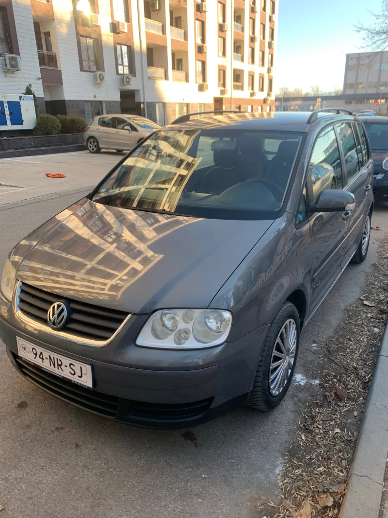 VW Touran 1.6, снимка 3 - Автомобили и джипове - 48368366