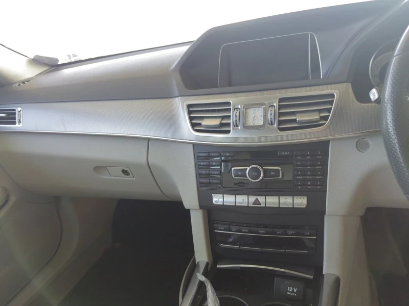 Mercedes-Benz E 300 Е 300 блутек хибрид, снимка 10 - Автомобили и джипове - 52552223
