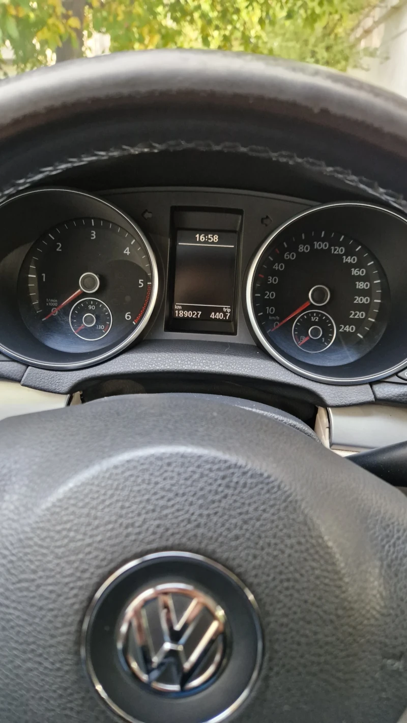 VW Golf Топ, снимка 16 - Автомобили и джипове - 52555359