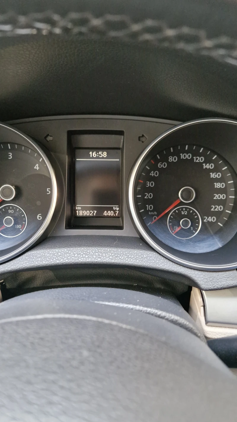 VW Golf Топ, снимка 15 - Автомобили и джипове - 52555359