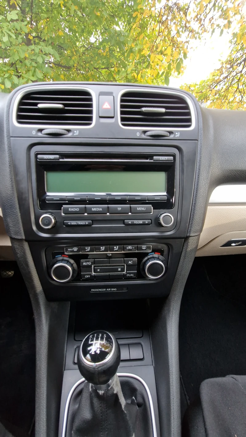 VW Golf Топ, снимка 7 - Автомобили и джипове - 52555359