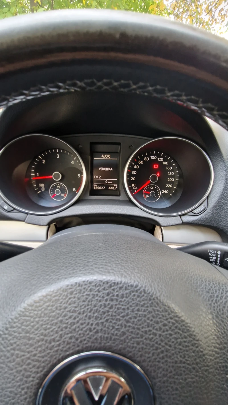 VW Golf Топ, снимка 9 - Автомобили и джипове - 52555359