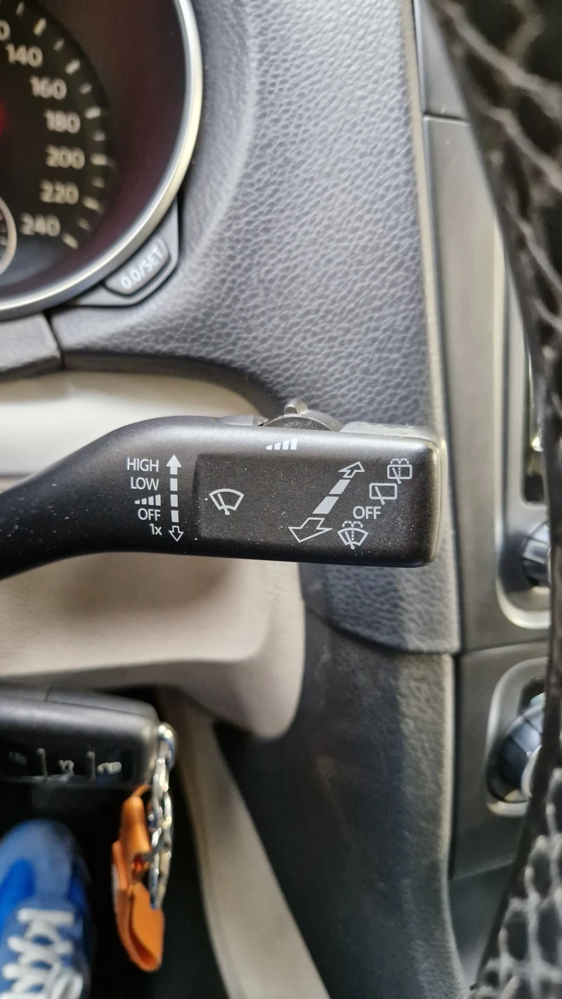 VW Golf Топ, снимка 13 - Автомобили и джипове - 52555359