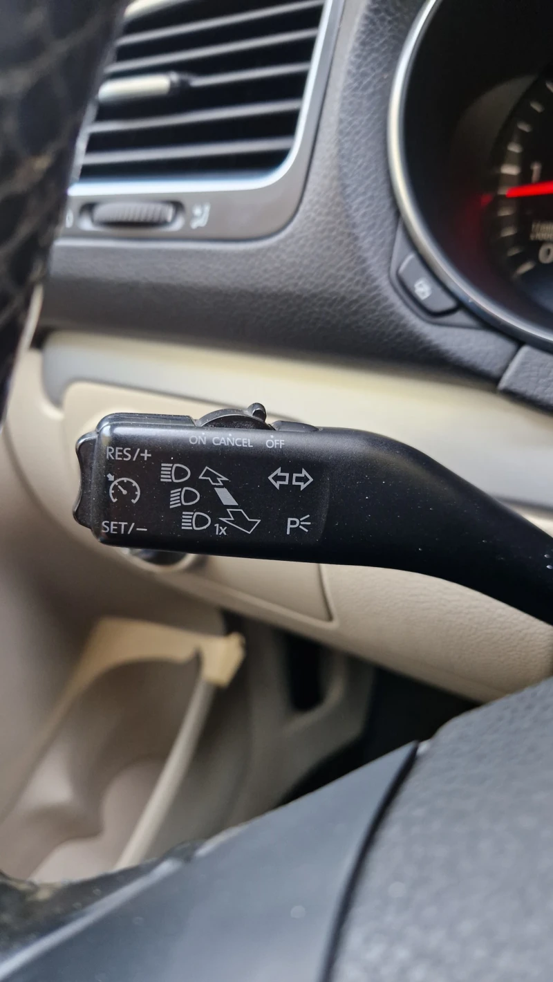 VW Golf Топ, снимка 12 - Автомобили и джипове - 52555359