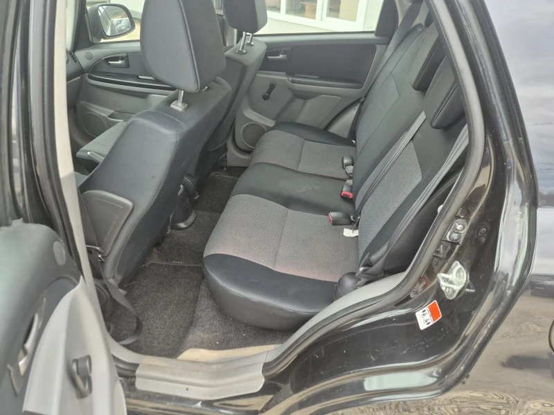 Suzuki SX4, снимка 13 - Автомобили и джипове - 52996438