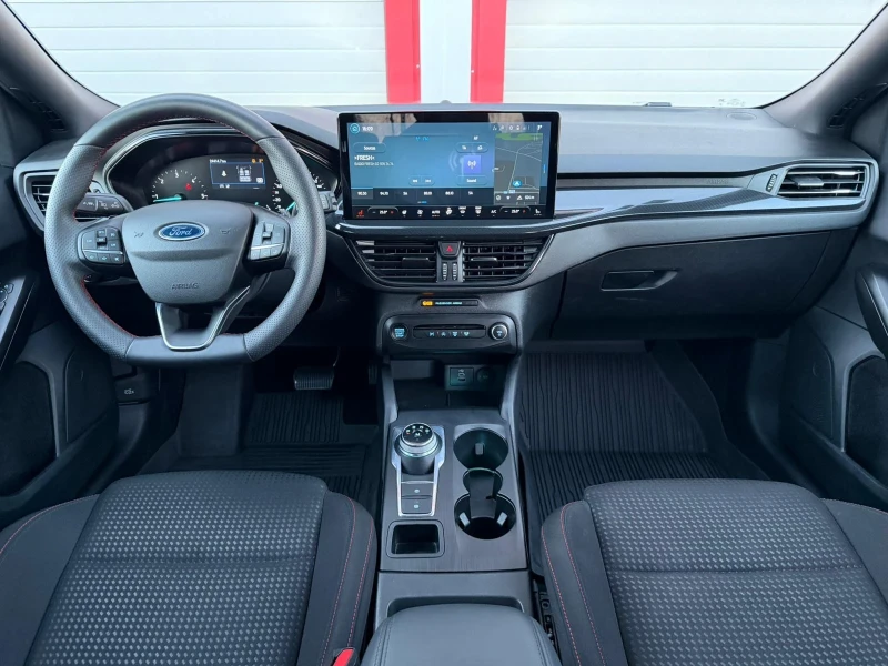Ford Focus 1.5D ST-LINE AUTOMATIK NAVI KEY LESS START STOP , снимка 14 - Автомобили и джипове - 53114169
