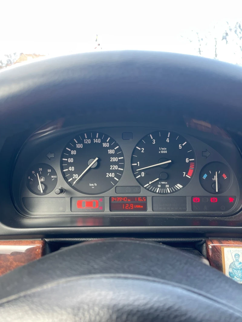 BMW 523, снимка 8 - Автомобили и джипове - 53141236