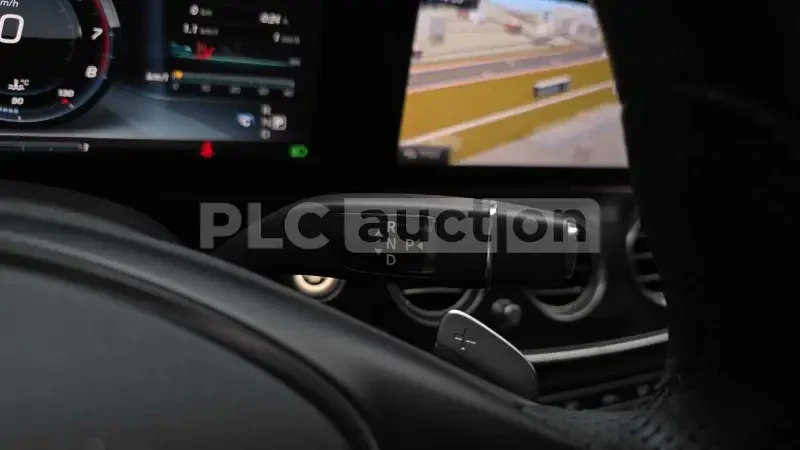 Mercedes-Benz E 300, снимка 9 - Автомобили и джипове - 55010688