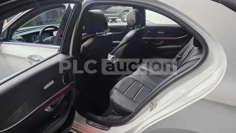 Mercedes-Benz E 300, снимка 11 - Автомобили и джипове - 55010688