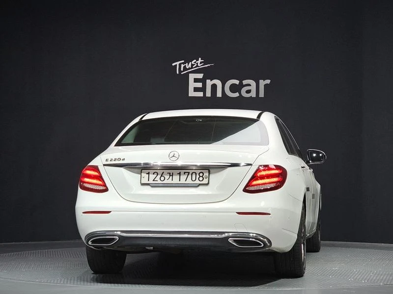 Mercedes-Benz E 220 E220d Avantgarde| 194к.с.| ВКЛ.ТЕХНОТЕСТ, снимка 4 - Автомобили и джипове - 55217851