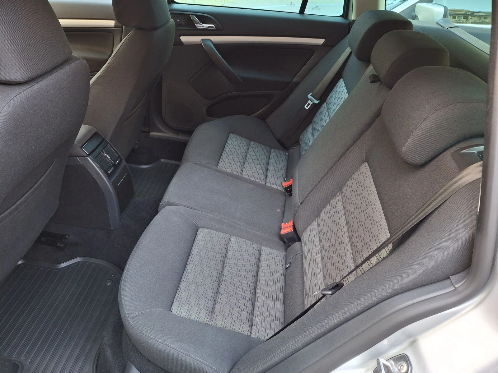 Skoda Octavia 1.4 tsi - изображение 10