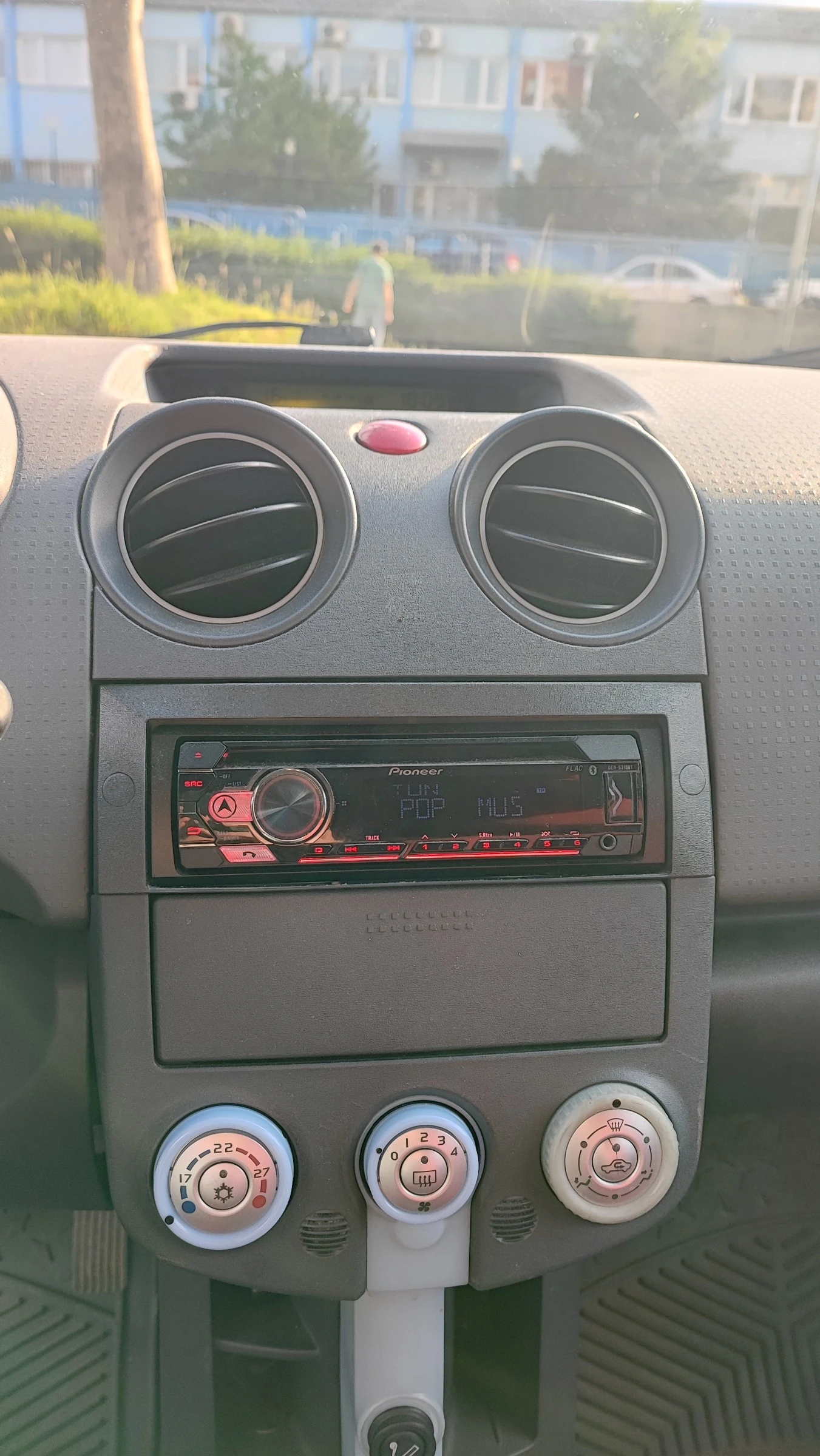 Mitsubishi Colt 1.5 DID - изображение 8