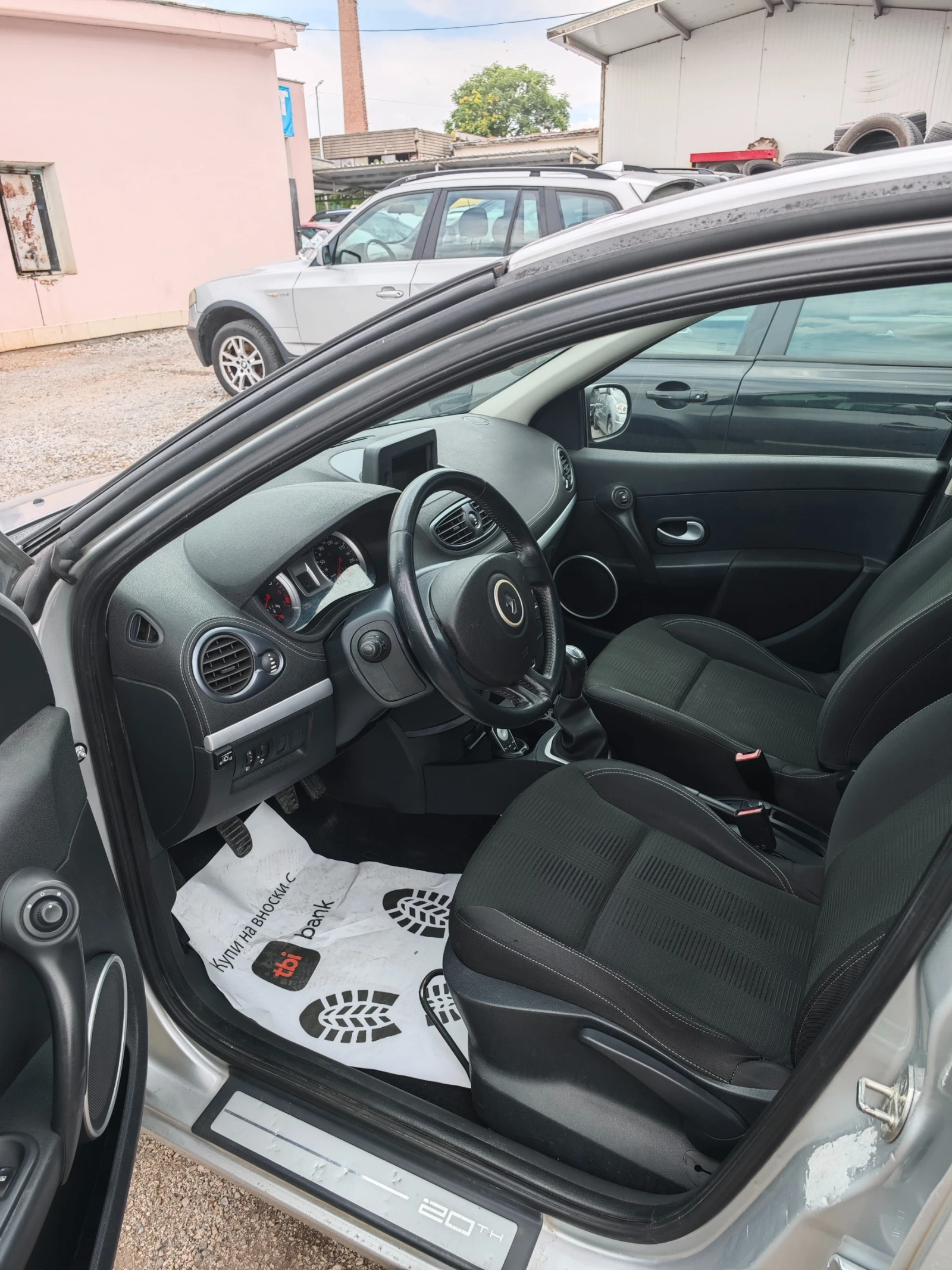 Renault Clio 1.2I ГАЗ - изображение 4
