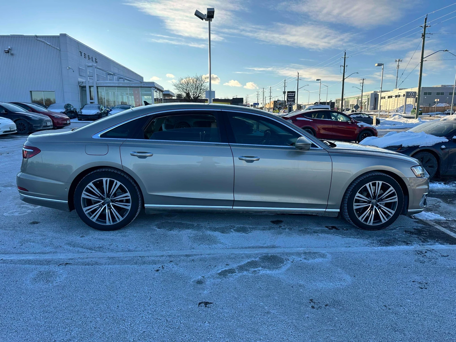 Audi A8 55TFSI* MATRIX* ОБДУХВАНЕ* МАСАЖ* 360КАМЕРА*  - изображение 2