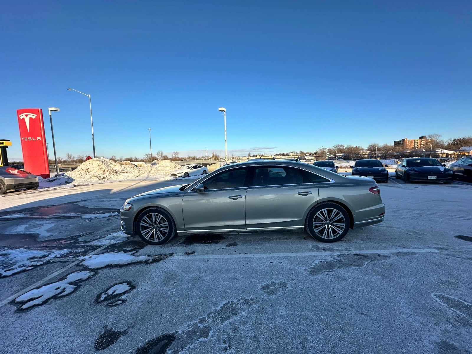 Audi A8 55TFSI* MATRIX* ОБДУХВАНЕ* МАСАЖ* 360КАМЕРА*  - изображение 3