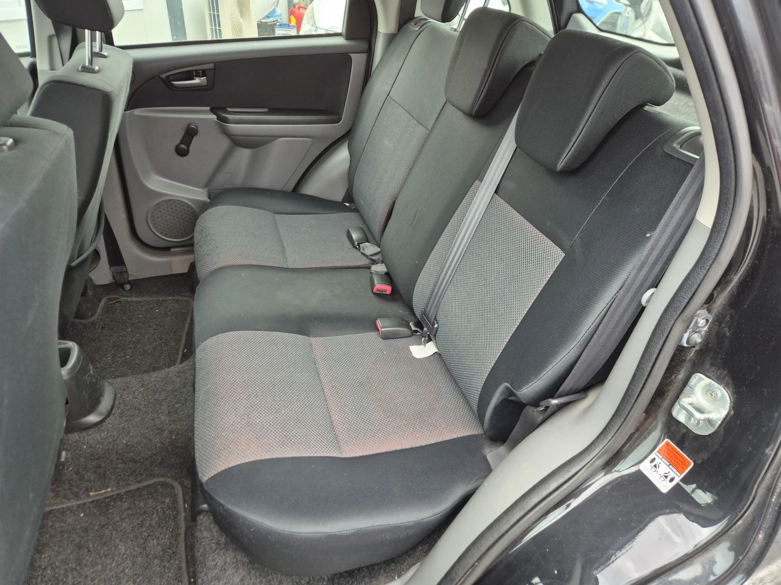 Suzuki SX4 1.6, снимка 13 - Автомобили и джипове - 52996438