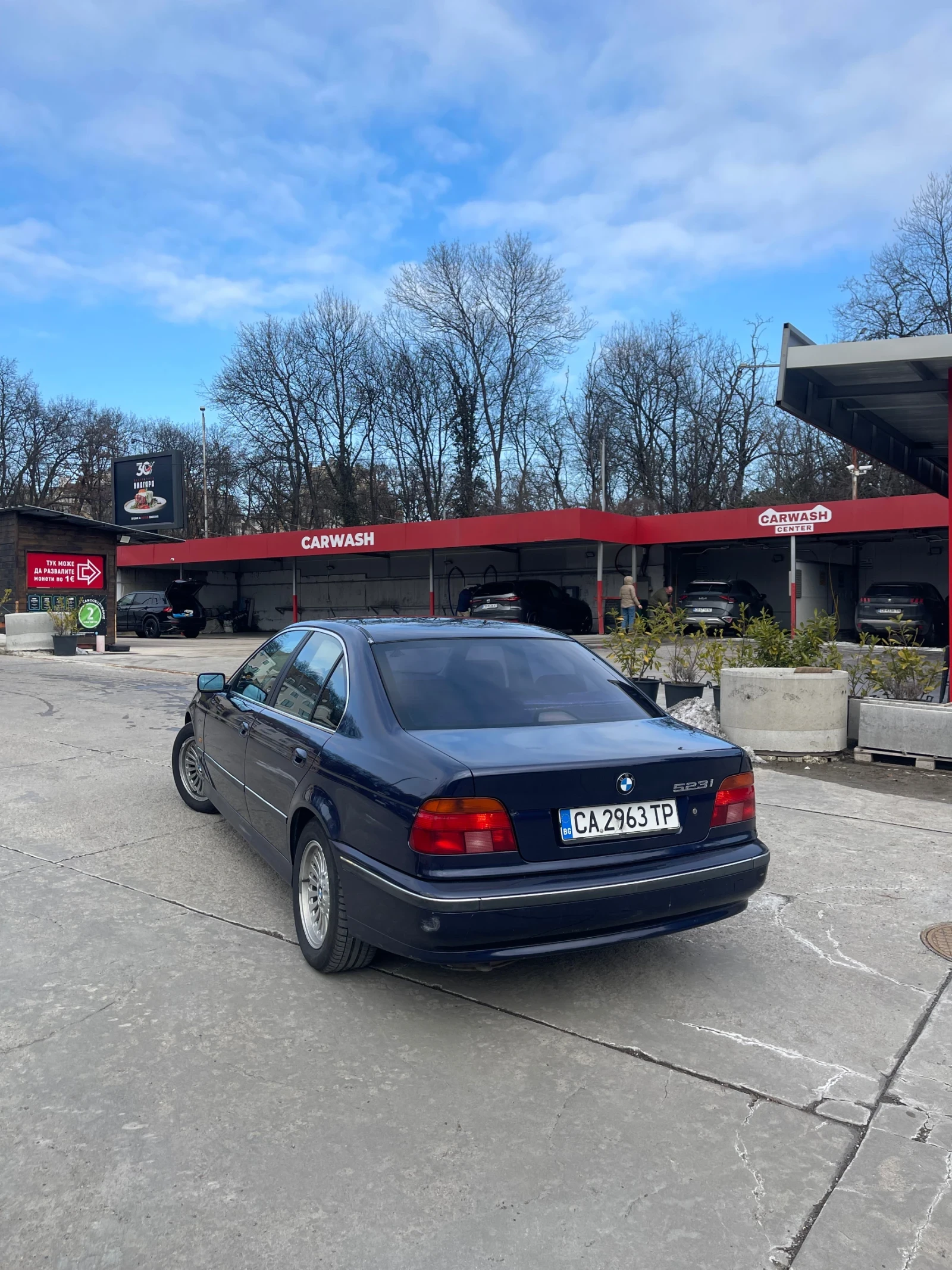 BMW 523  - изображение 4