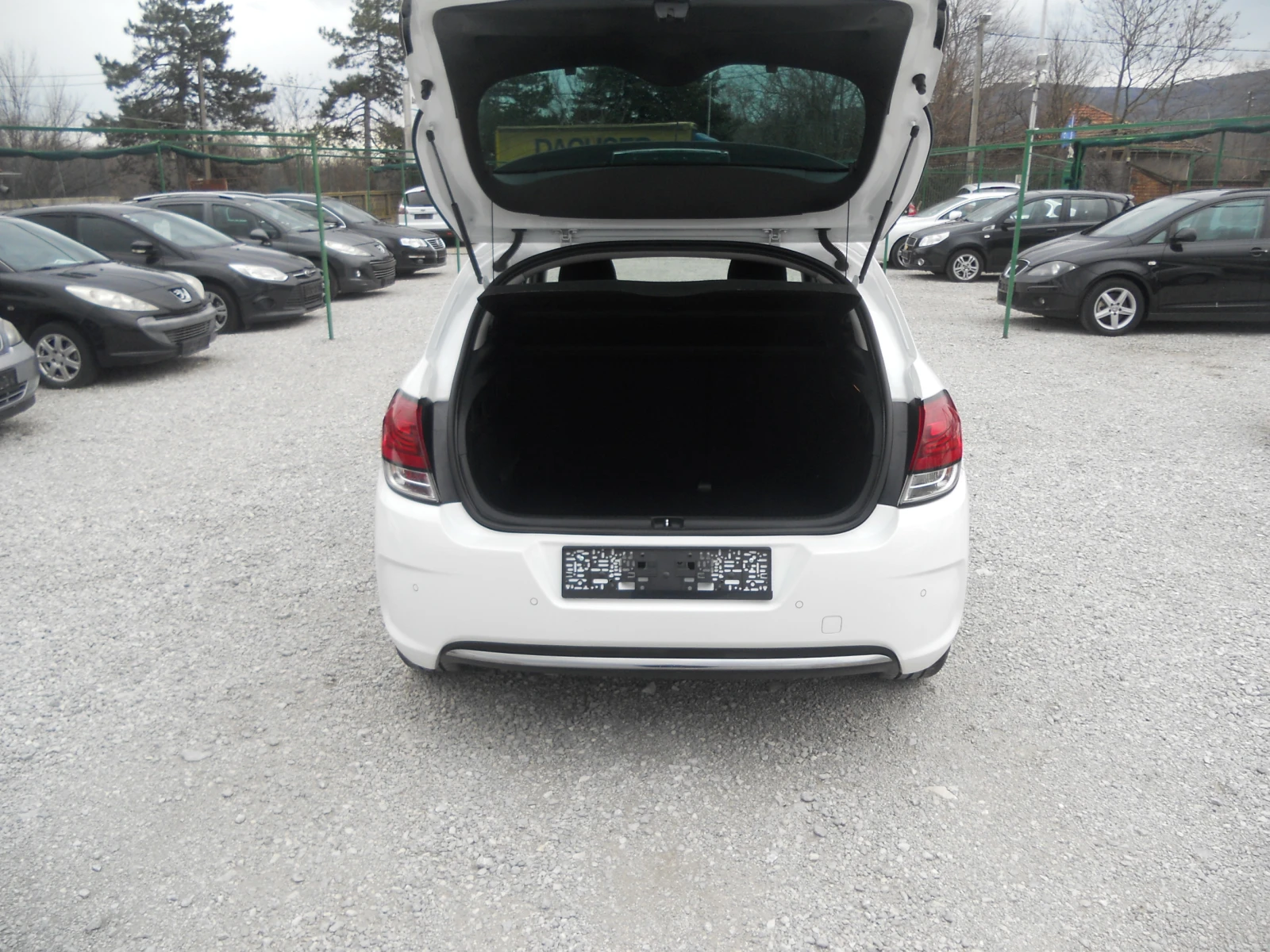 Citroen C4 1.2i ЛИЗИНГ!!! РЕАЛНИ КИЛОМЕТРИ+ СЕРВИЗНИ ДОКУМЕНТ - изображение 6