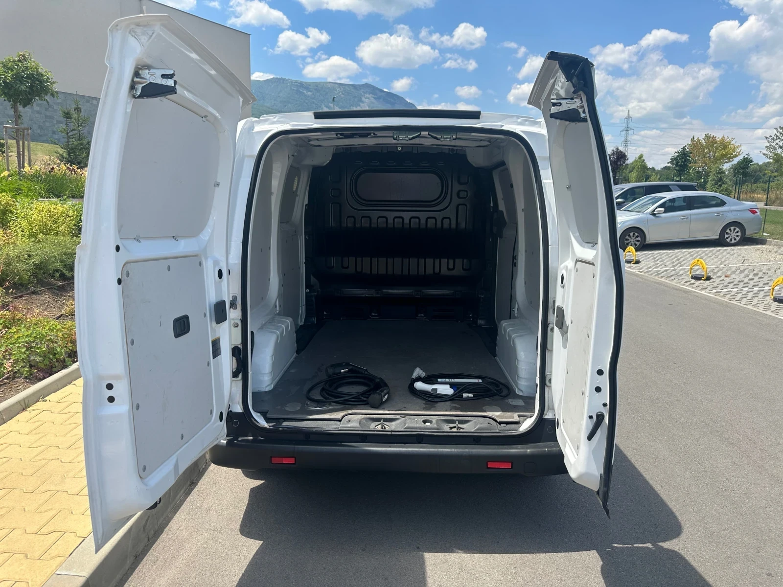 Nissan e-NV200, снимка 15 - Автомобили и джипове - 53808688