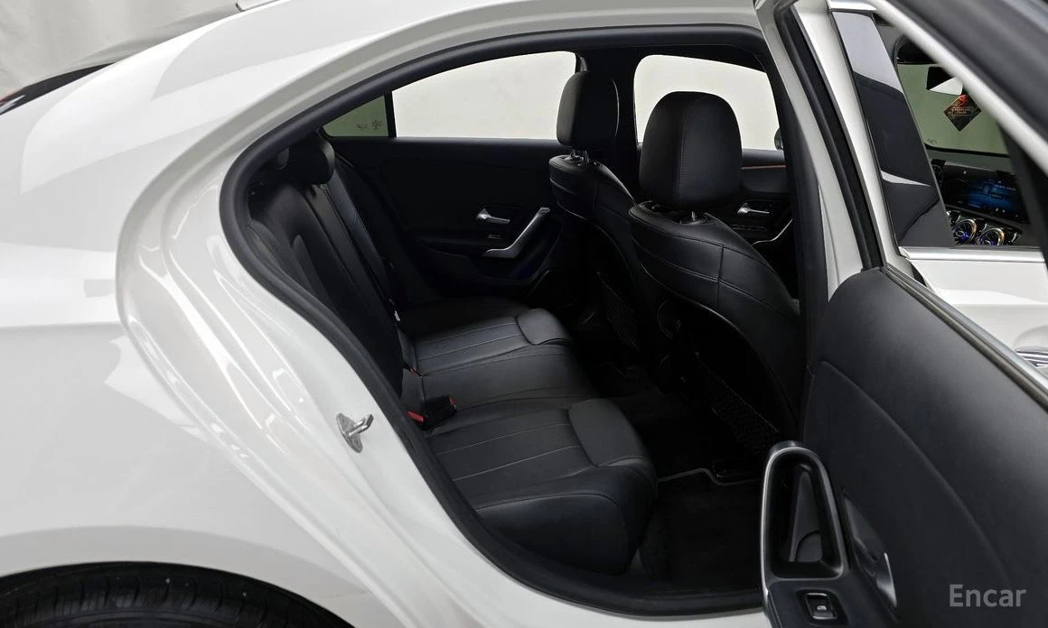 Mercedes-Benz A 200, снимка 12 - Автомобили и джипове - 54039358