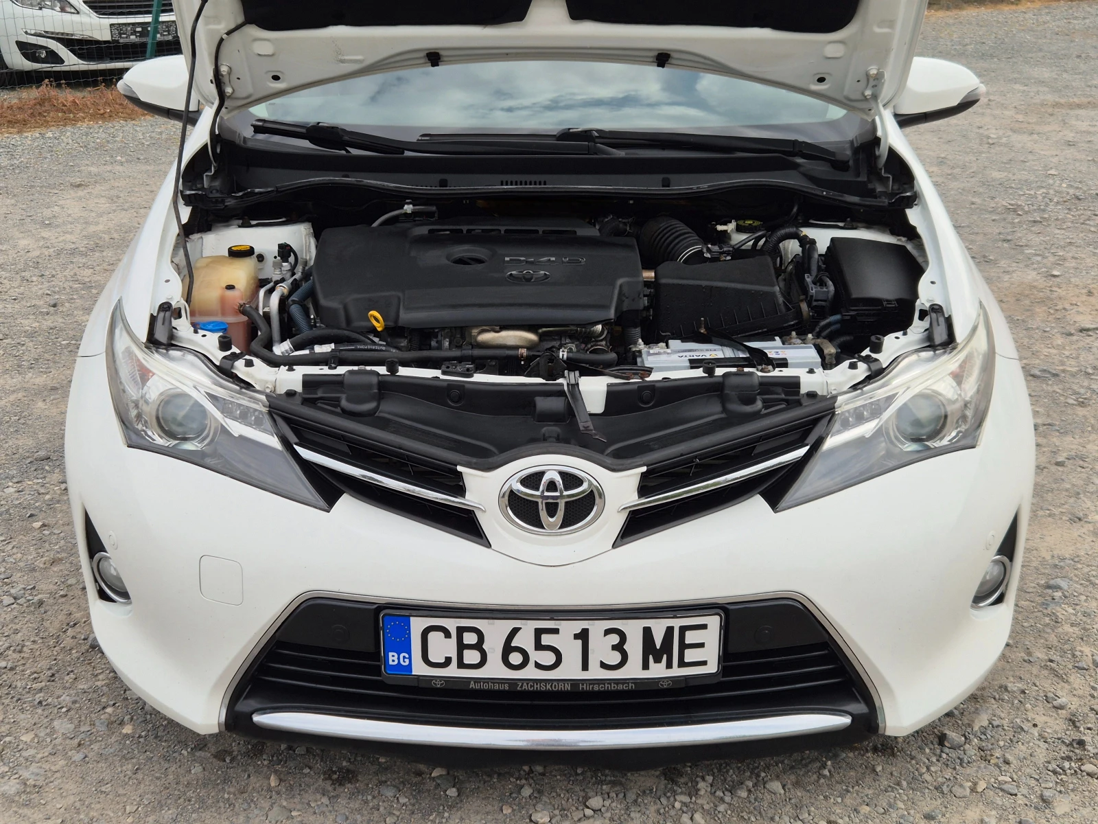 Toyota Auris 2.0D-4D 124кс, снимка 15 - Автомобили и джипове - 54358302